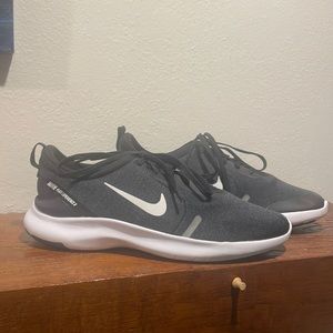 Nike Flex Experience 8
